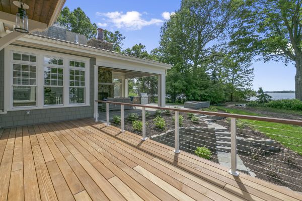 Deck Service in Brentwood