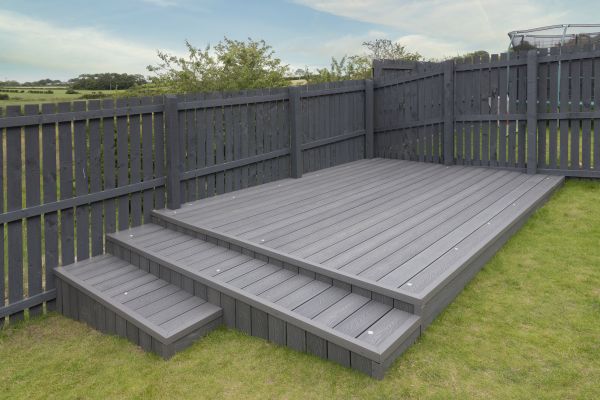 Vinyl Deck Construction in Brentwood
